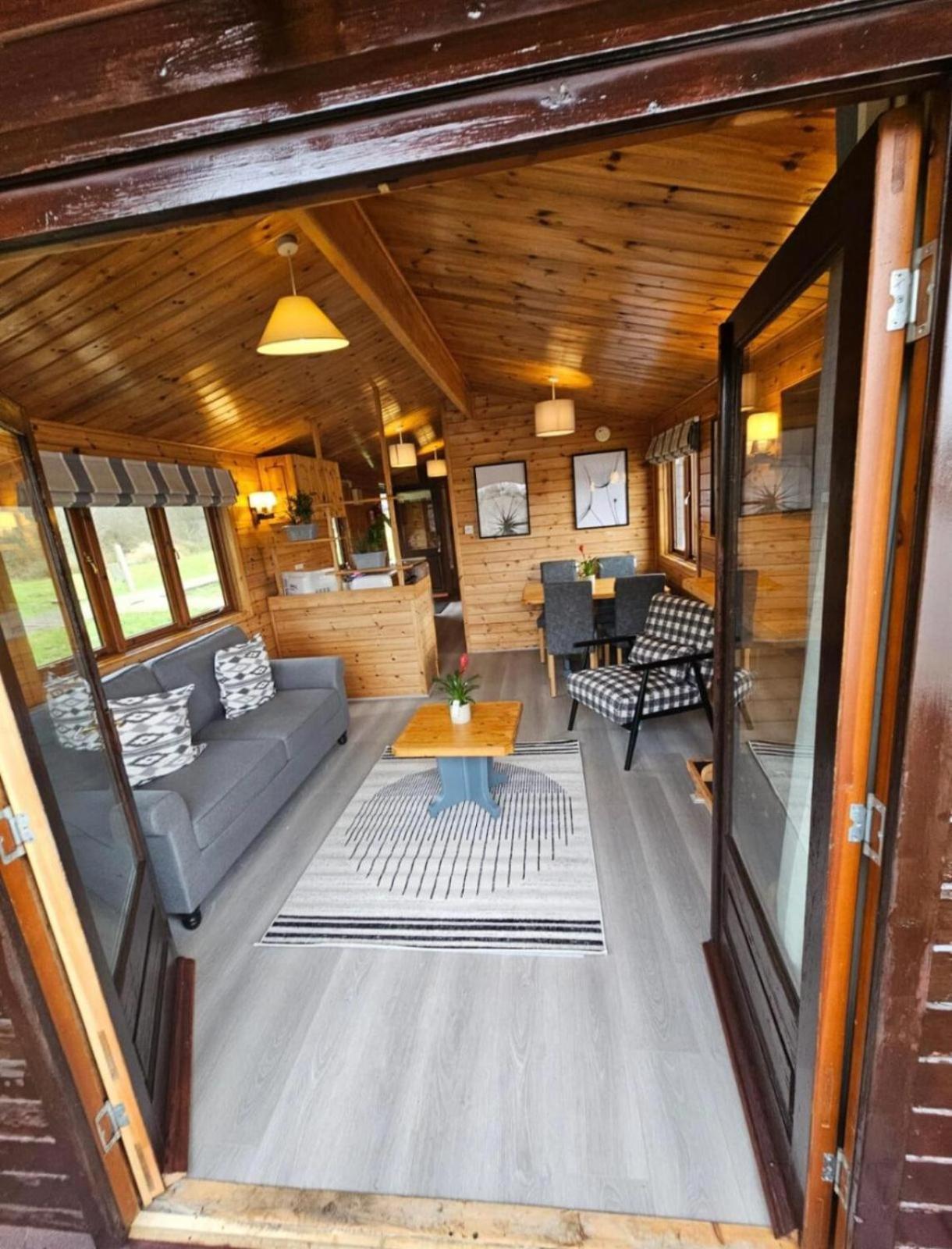 Hickling Broads Lodge Houseboat ستالهام المظهر الخارجي الصورة