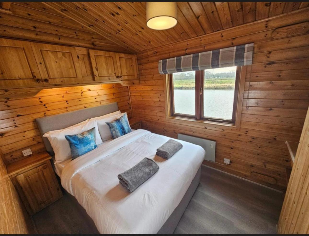 Hickling Broads Lodge Houseboat ستالهام المظهر الخارجي الصورة